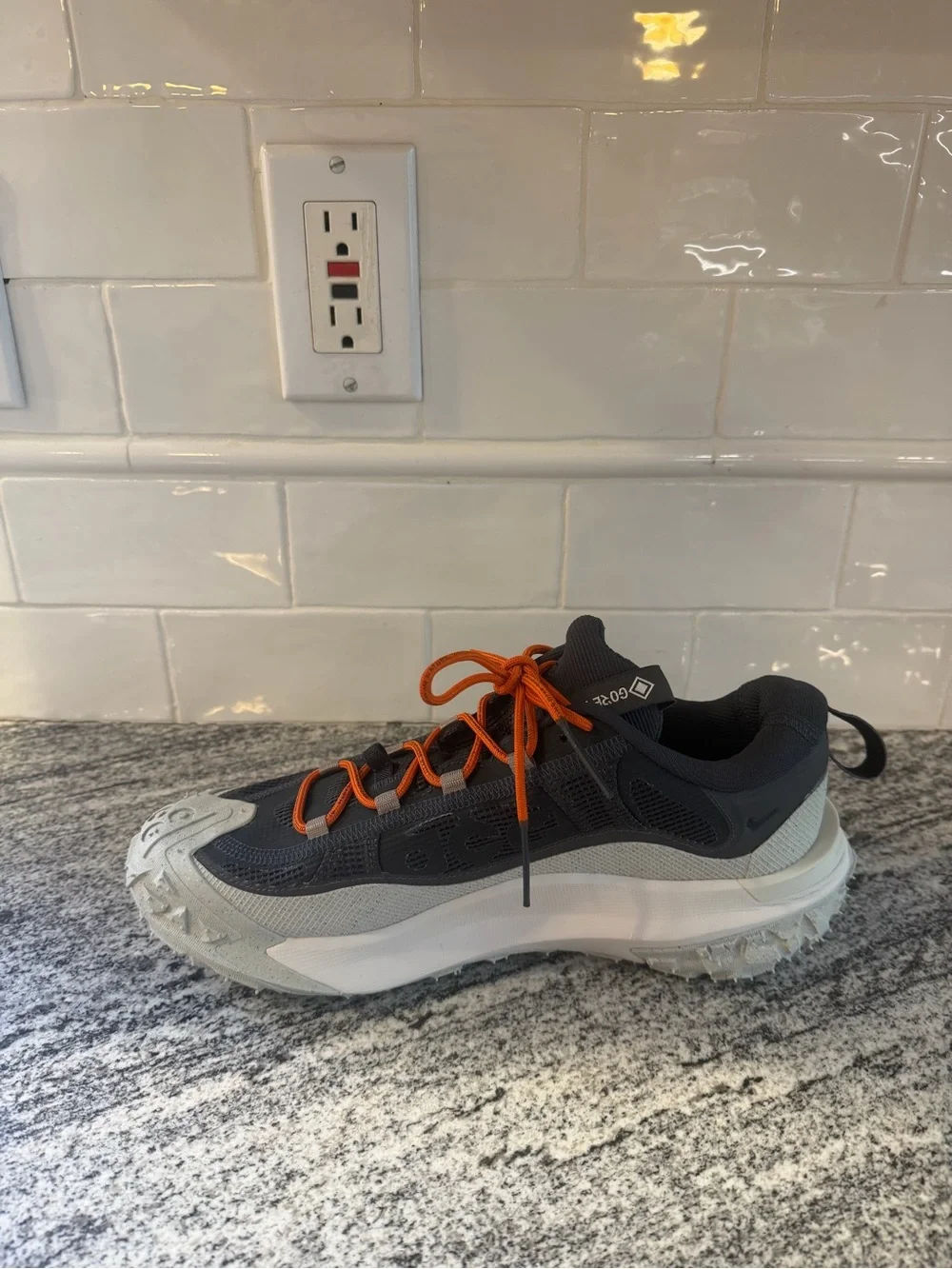 Mens Nike ACG Mountain Fly 2 Low Gore-Tex 'Dark Smoke Grey' HF6245-002 Size 8